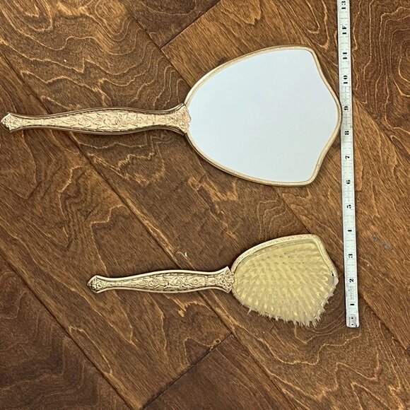 Vintage Vanity Set Mirror& Brush USA Gold Tone Floral Hollywood Regency Boudoir - Picture 2 of 8
